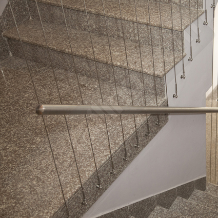 иноксов парапет с въжета